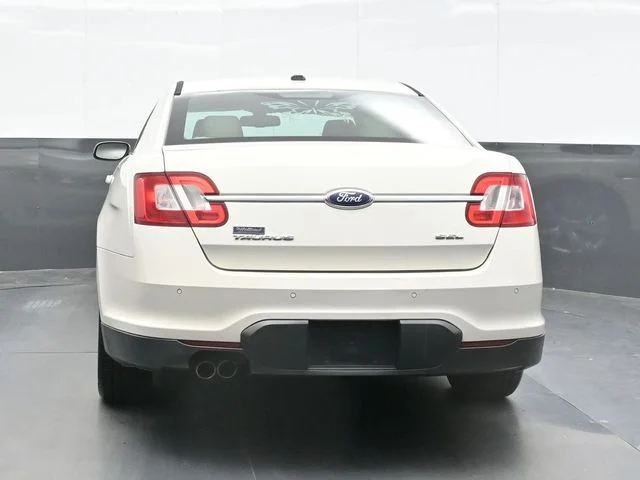 Used 2010  Ford SEL image 2