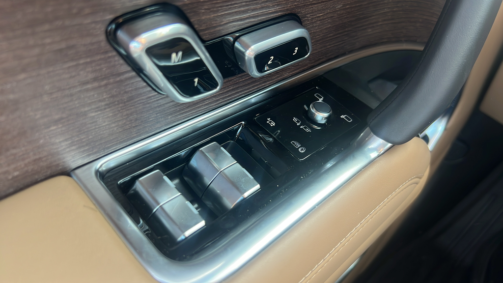 2026 Land Rover Range Rover SE - Photo 23