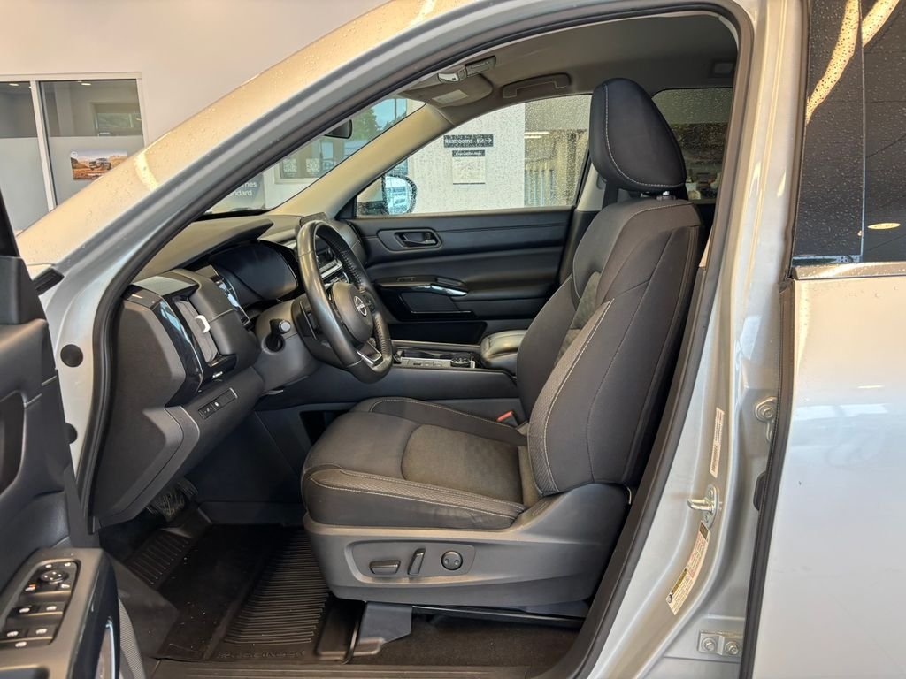 Used 2023 Brilliant Silver Metallic Nissan SV image 10