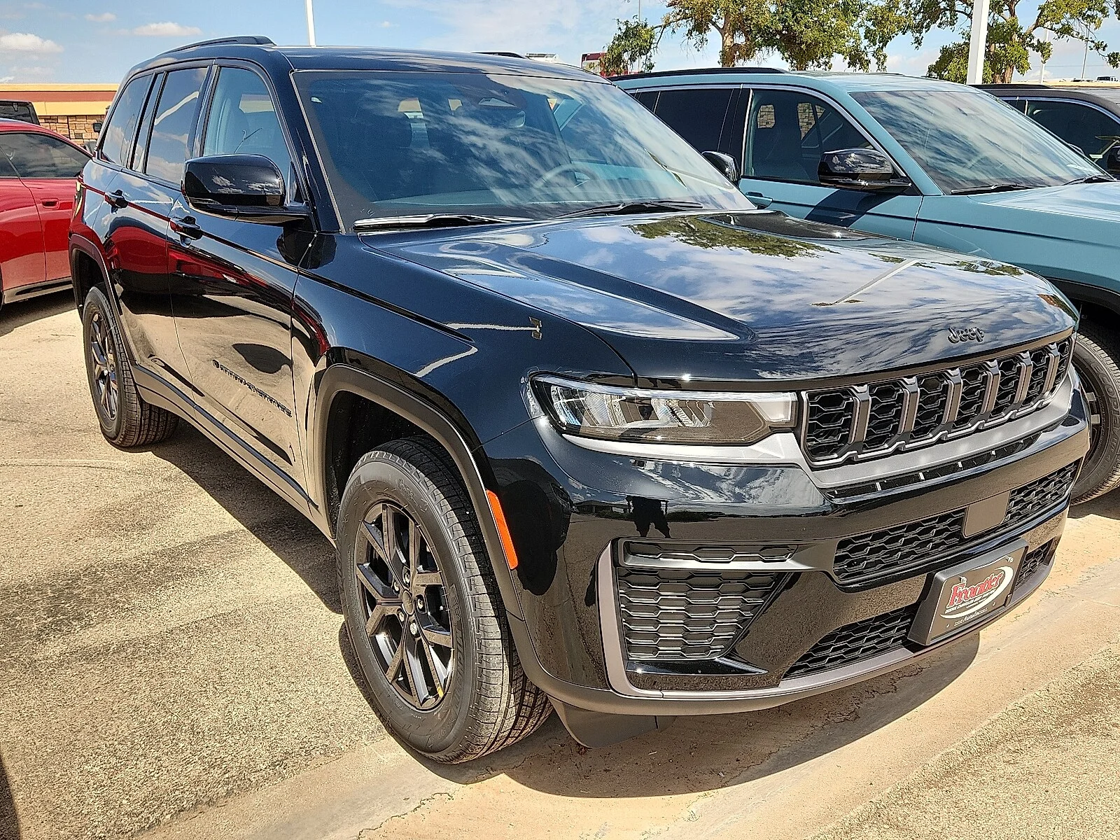 New 2027 High-Gloss Black Paint Jeep LAREDO ALTITUDE 4X4 image 4