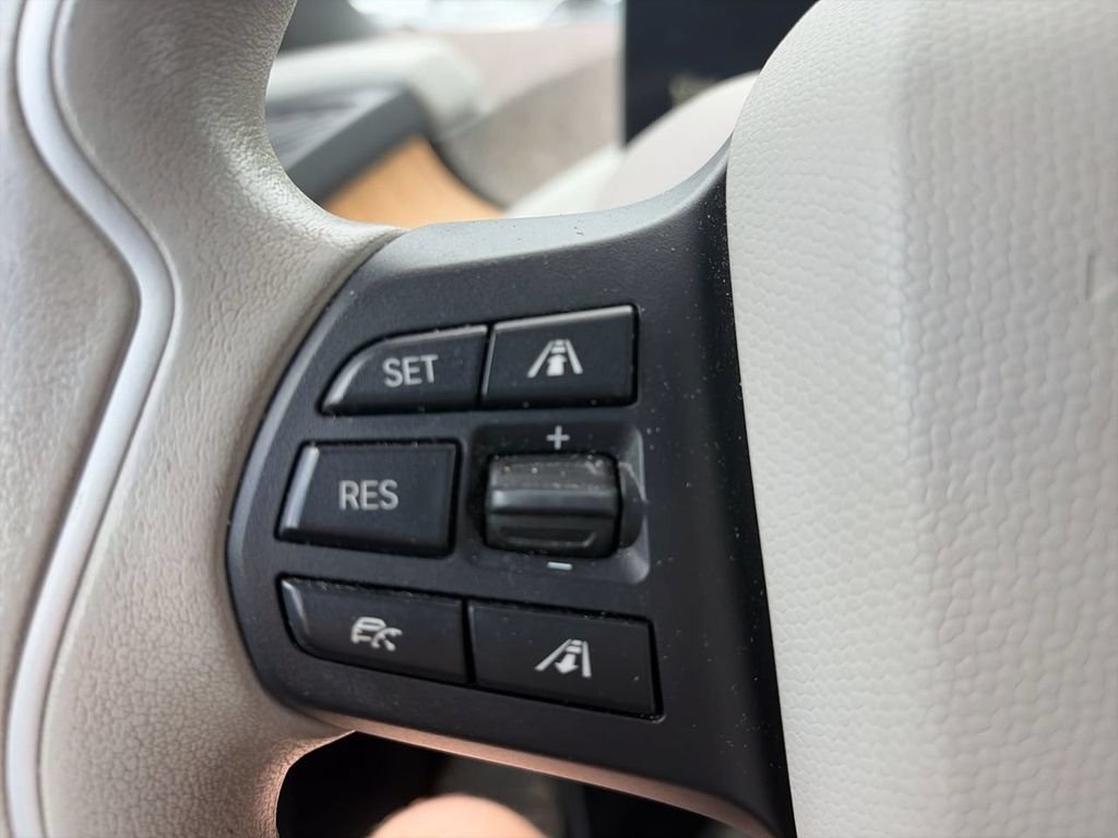 Used 2014 Silver BMW with Range Extender image 21