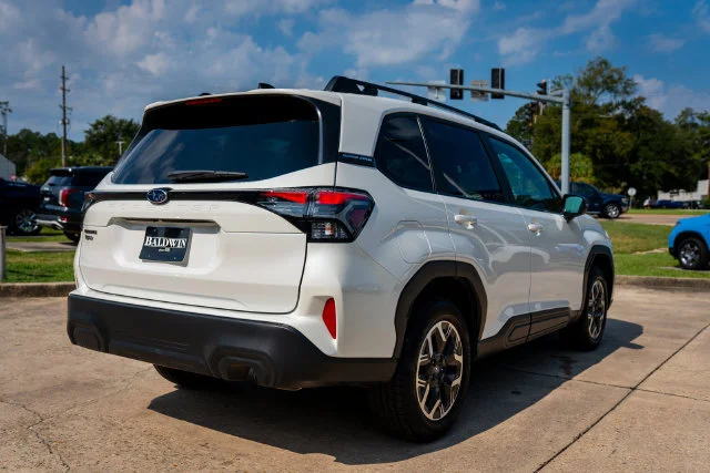 New 2026 Crystal White Pearl Subaru Premium image 18