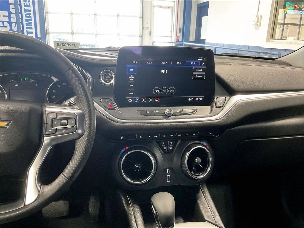Used 2025 Gray Chevrolet LT image 18
