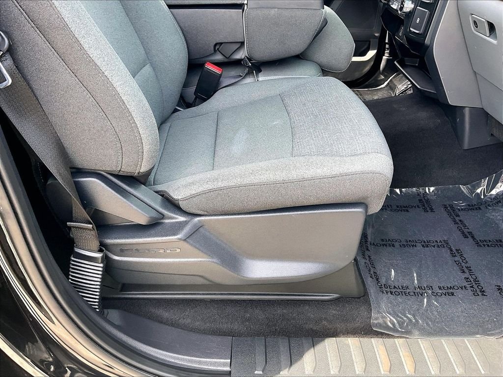 Used 2025 Agate Black Metallic Ford XLT image 34