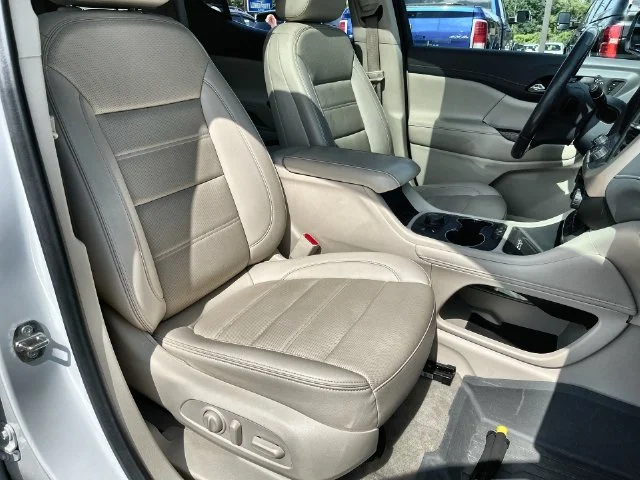 Used 2021 White GMC Denali image 29