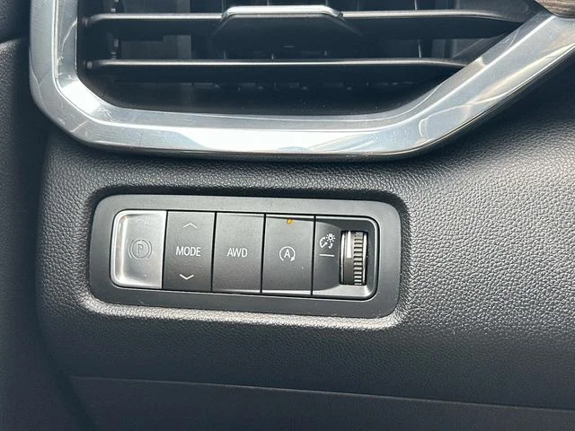 Used 2024 Black GMC Denali image 27