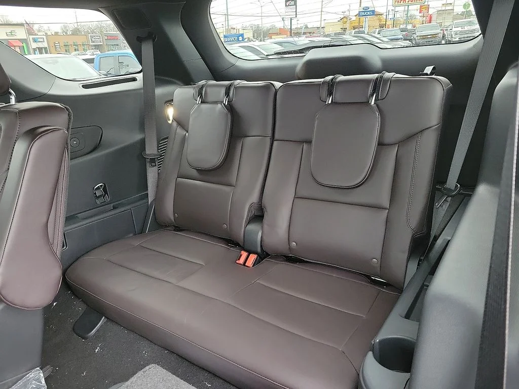 New 2026 Star White Metallic Tri-Coat Ford Platinum™ image 9