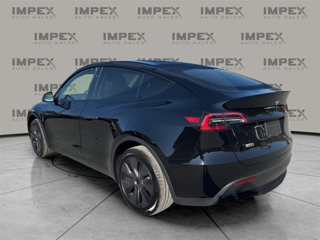 2025 Tesla Model Y Long Range photo 3