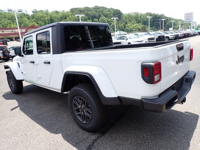 2025 Jeep Gladiator Sport S photo 3