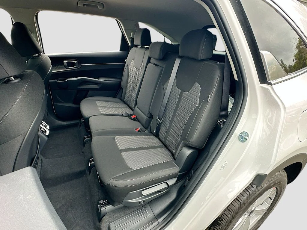 New 2026 Glacial White Pearl Kia LX image 22