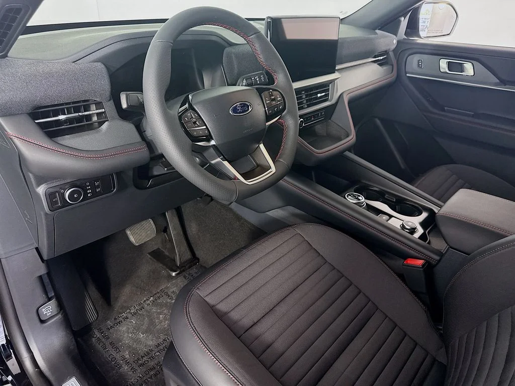 New 2026 Agate Black Metallic Ford ST-Line image 9