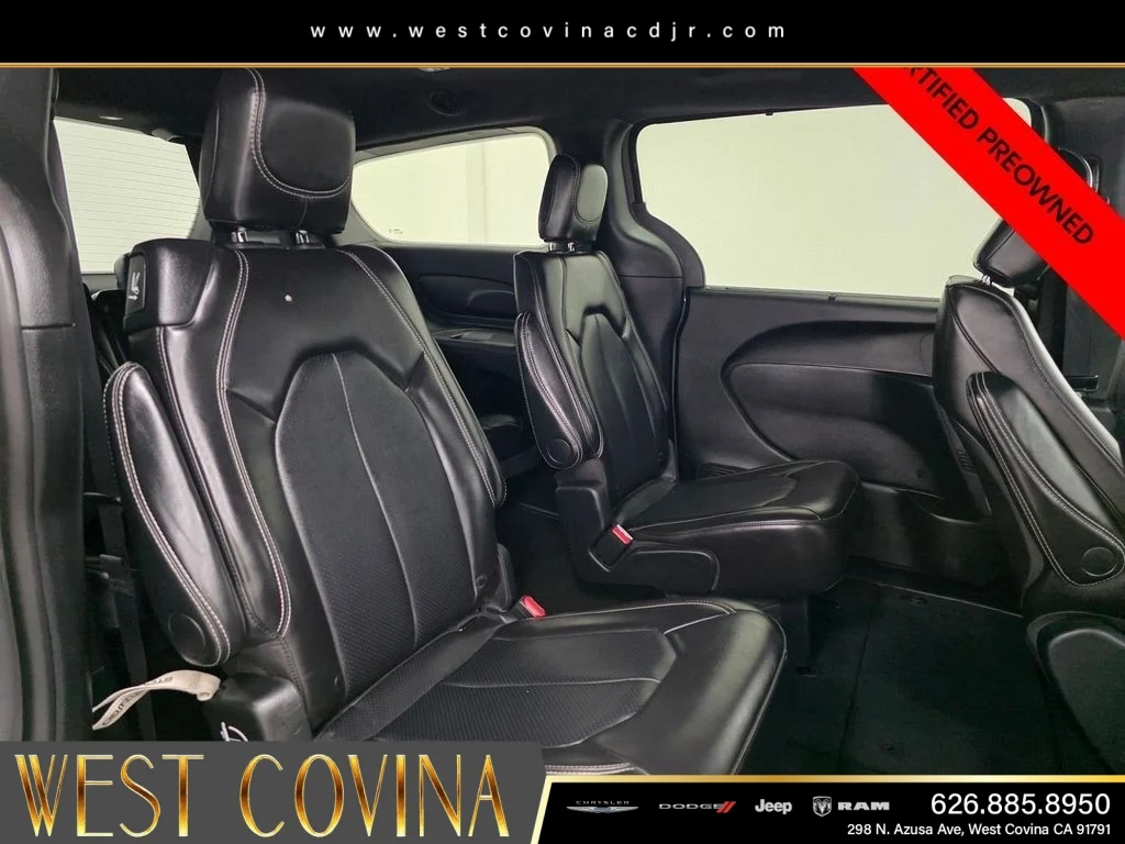 Used 2025 White Chrysler Select image 15