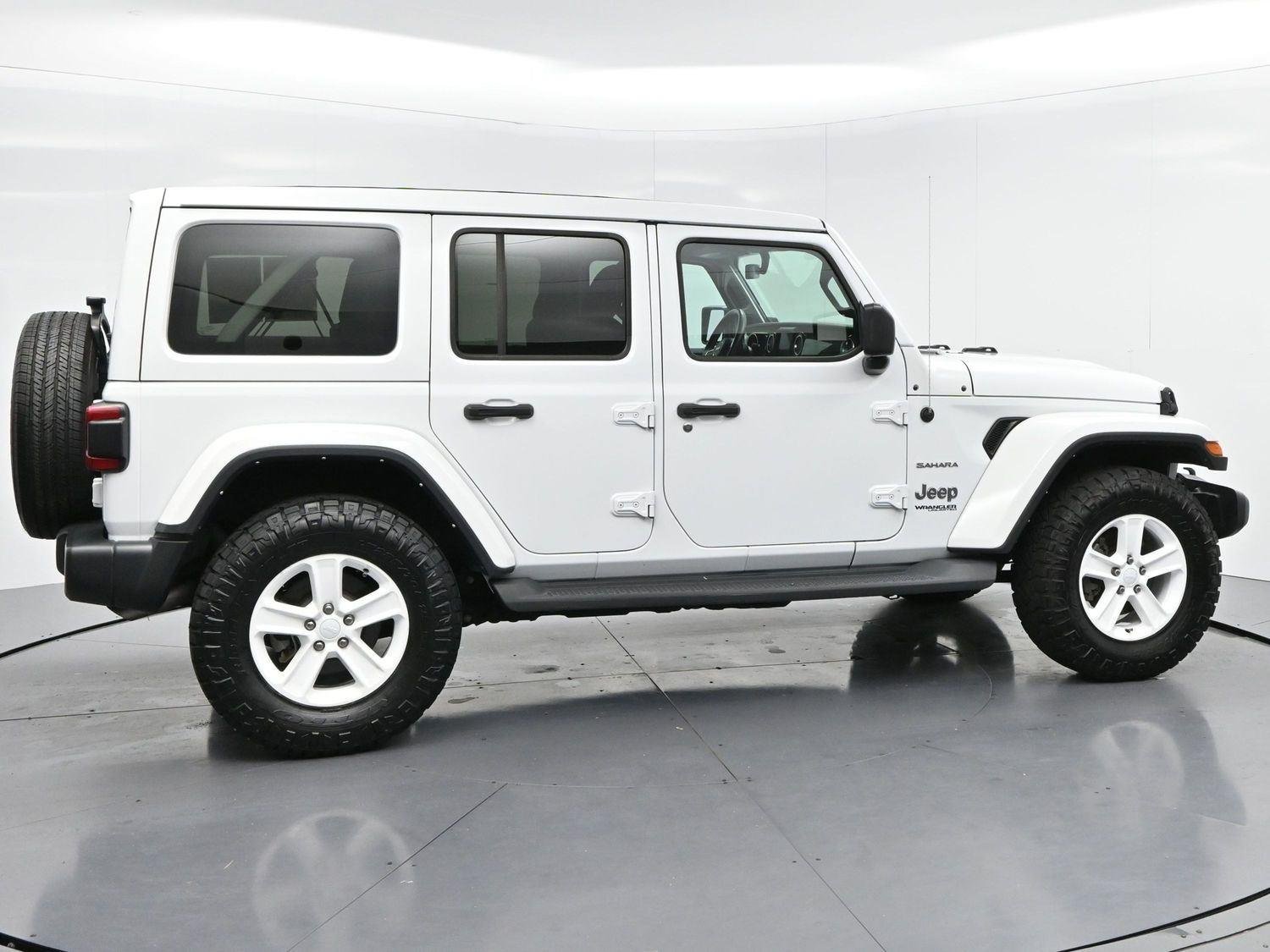 Used 2022 Bright White Clearcoat Jeep Unlimited Sahara image 8