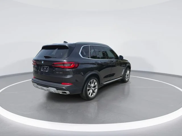 Used 2023 Gray BMW xDrive40i image 8