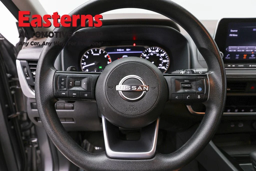 Used 2023 Gray Nissan SV image 10