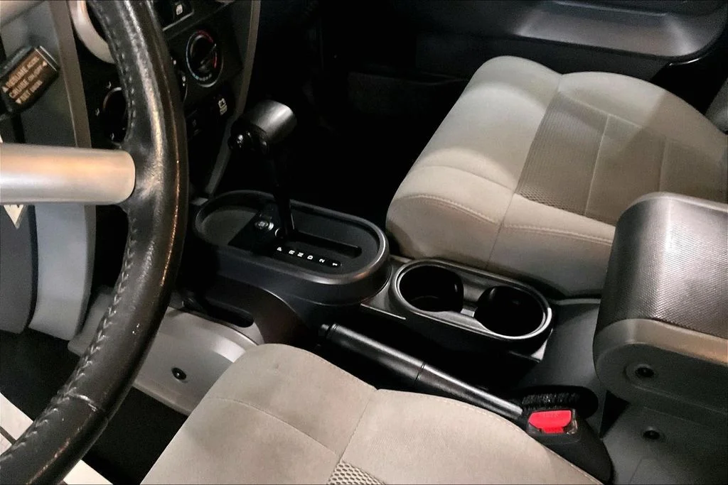 Used 2008 Black Jeep Unlimited Sahara image 17