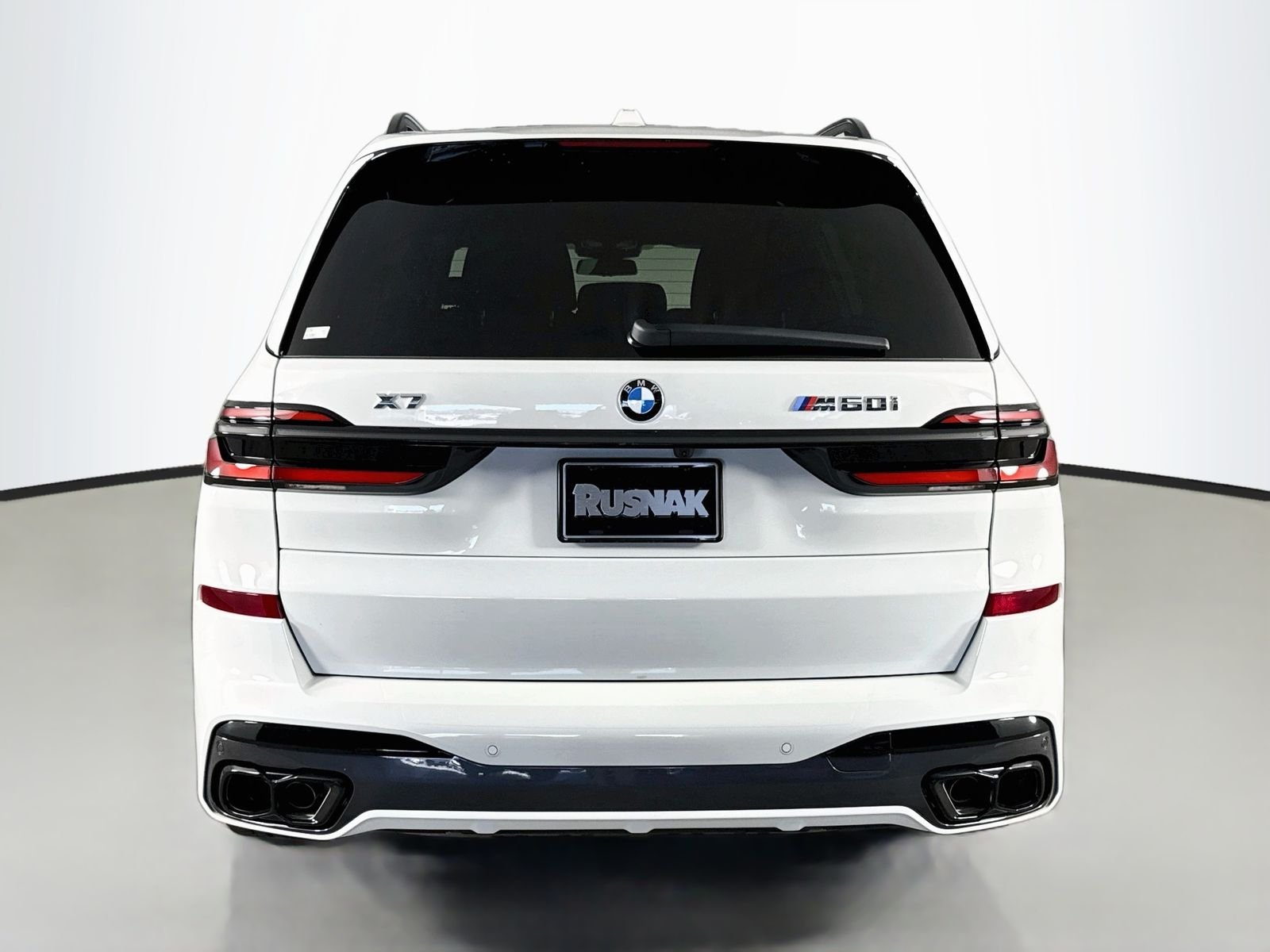 New 2027 Alpine White BMW M60i image 6