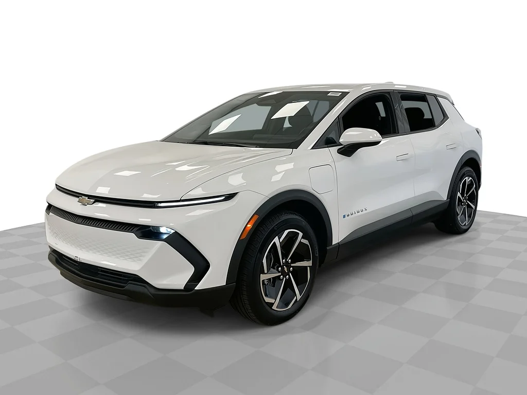 Used 2025 Summit White Chevrolet LT image 1