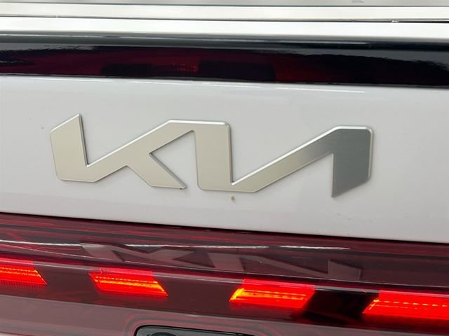 Used 2024 White Kia GT-Line image 40
