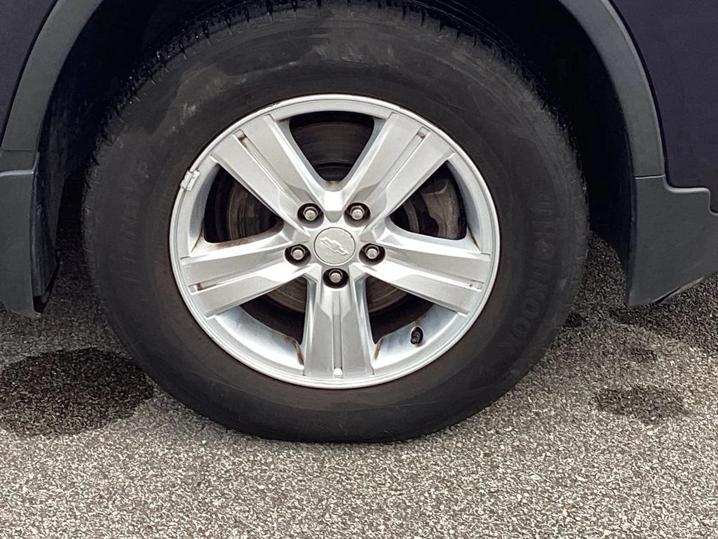 Used 2019 STORM BLUE METALLIC Chevrolet LS image 17