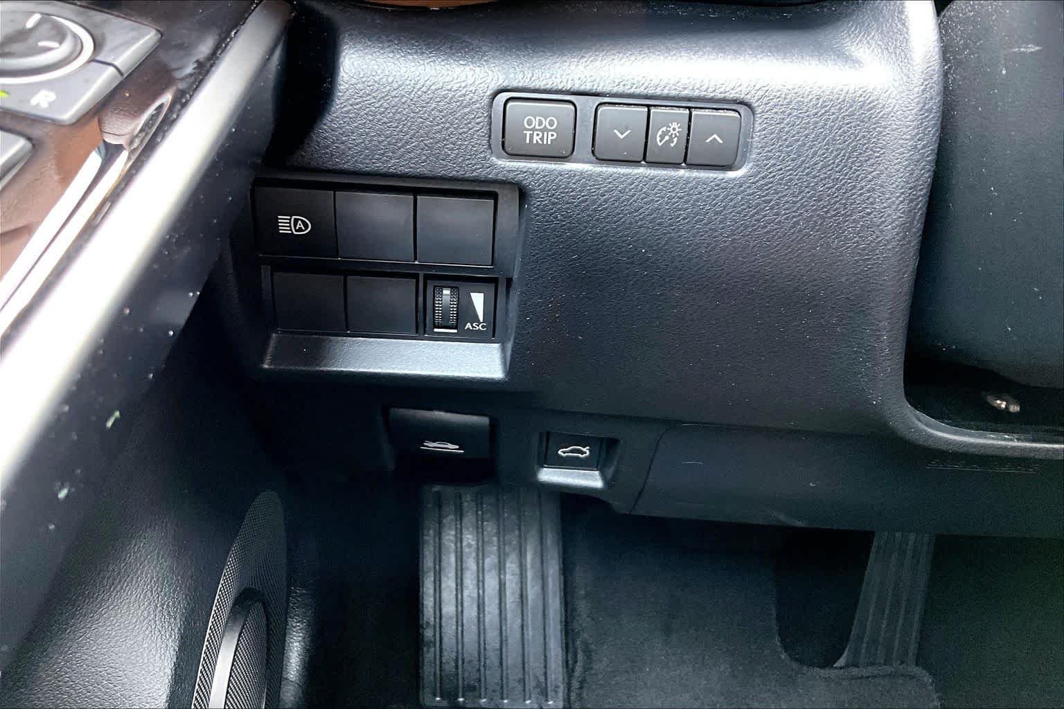 Used 2024 Infrared Lexus F SPORT Design image 34