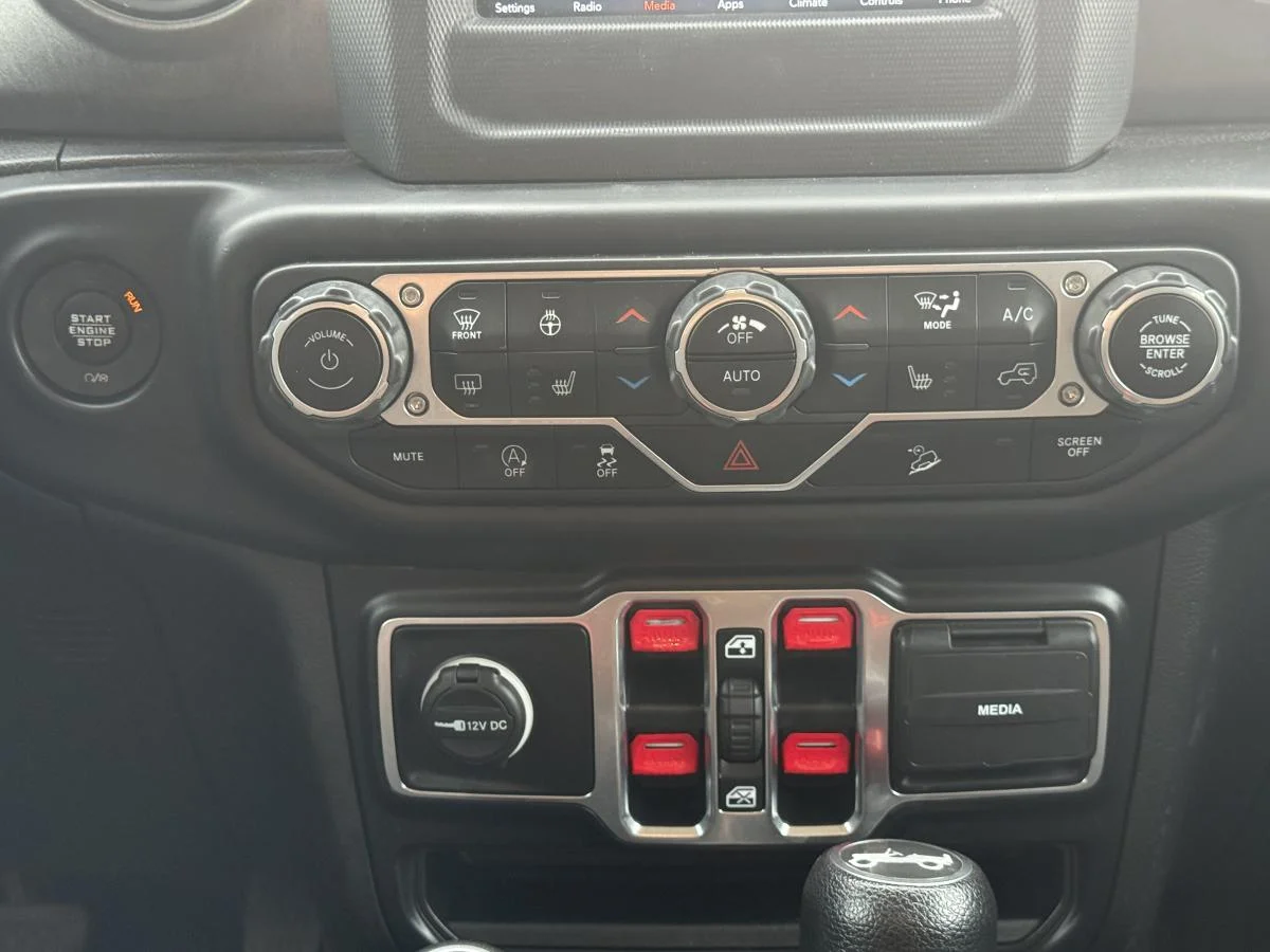 Used 2019 Grey Jeep Sport image 20