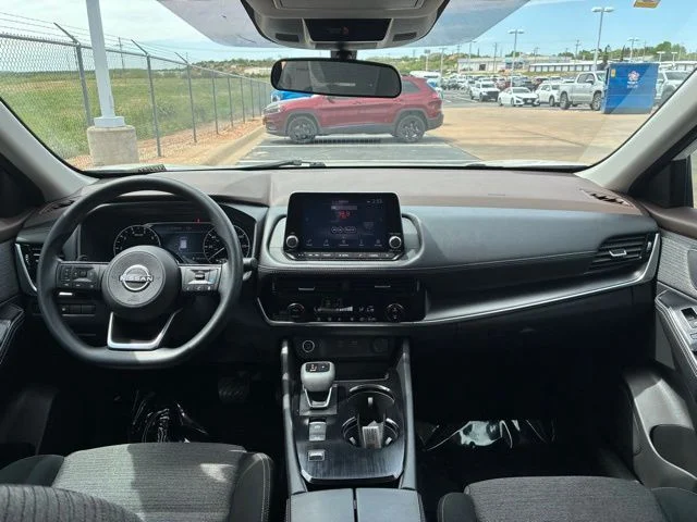 2022 Nissan Rogue SV - Photo 10