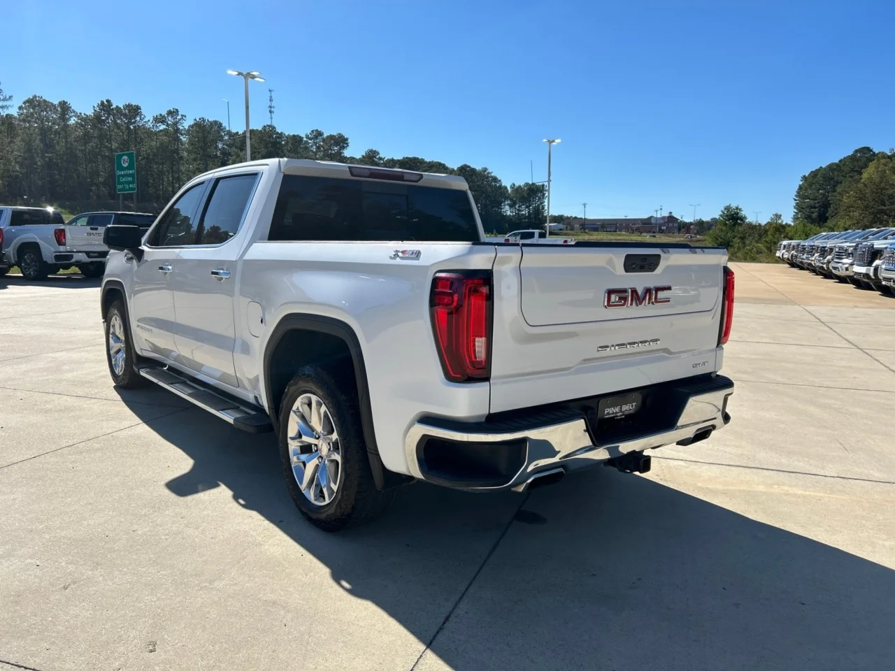 Used 2020 WHITE FROST TRICOAT GMC SLT image 4