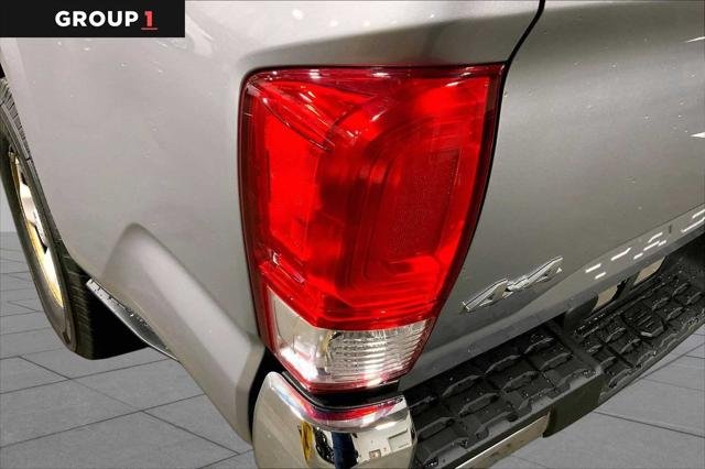 Certified Used 2017 SILVER ME Toyota  image 27