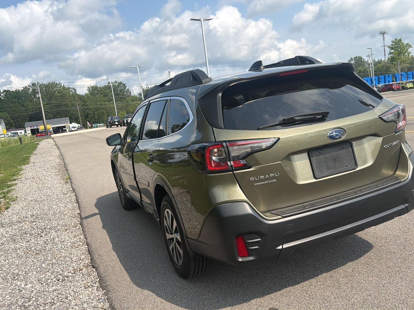 Used 2022 Autumn Green Metallic Subaru Premium image 6