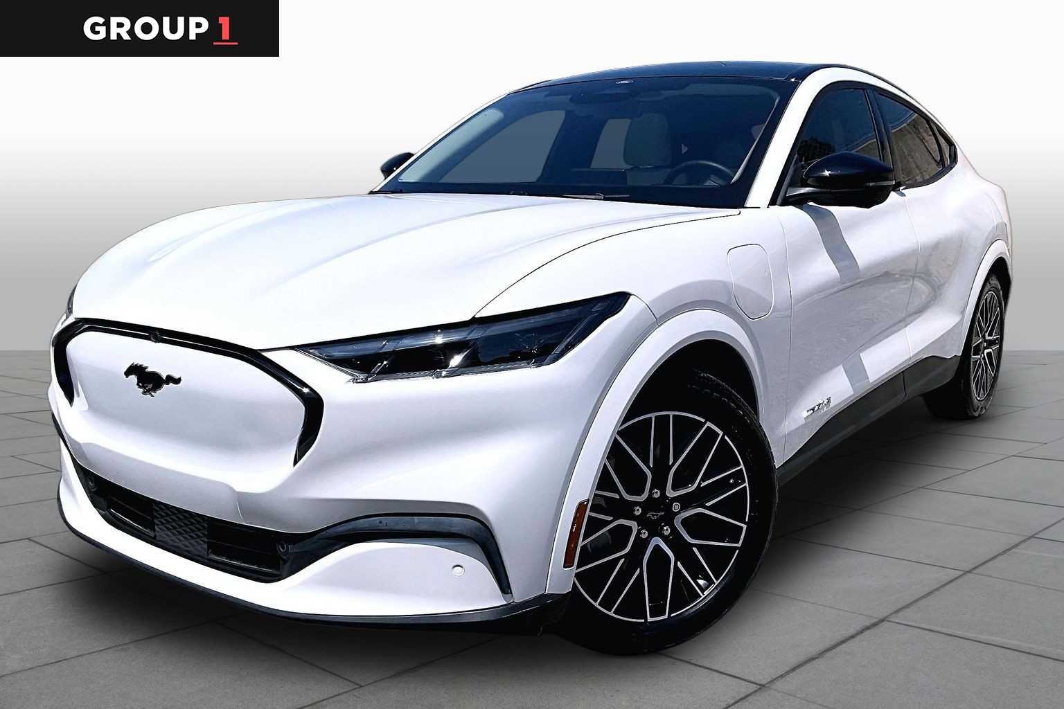 2025 Ford Mustang-Mach-e Premium's photo
