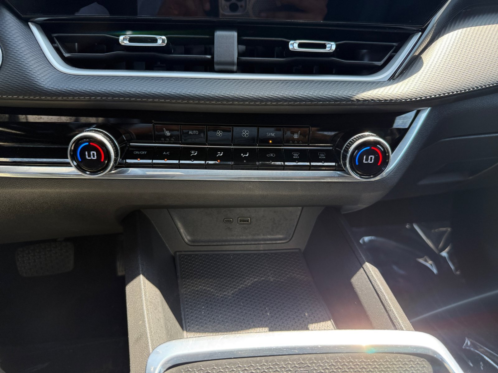 Used 2025 Black Metallic Chevrolet LT image 13