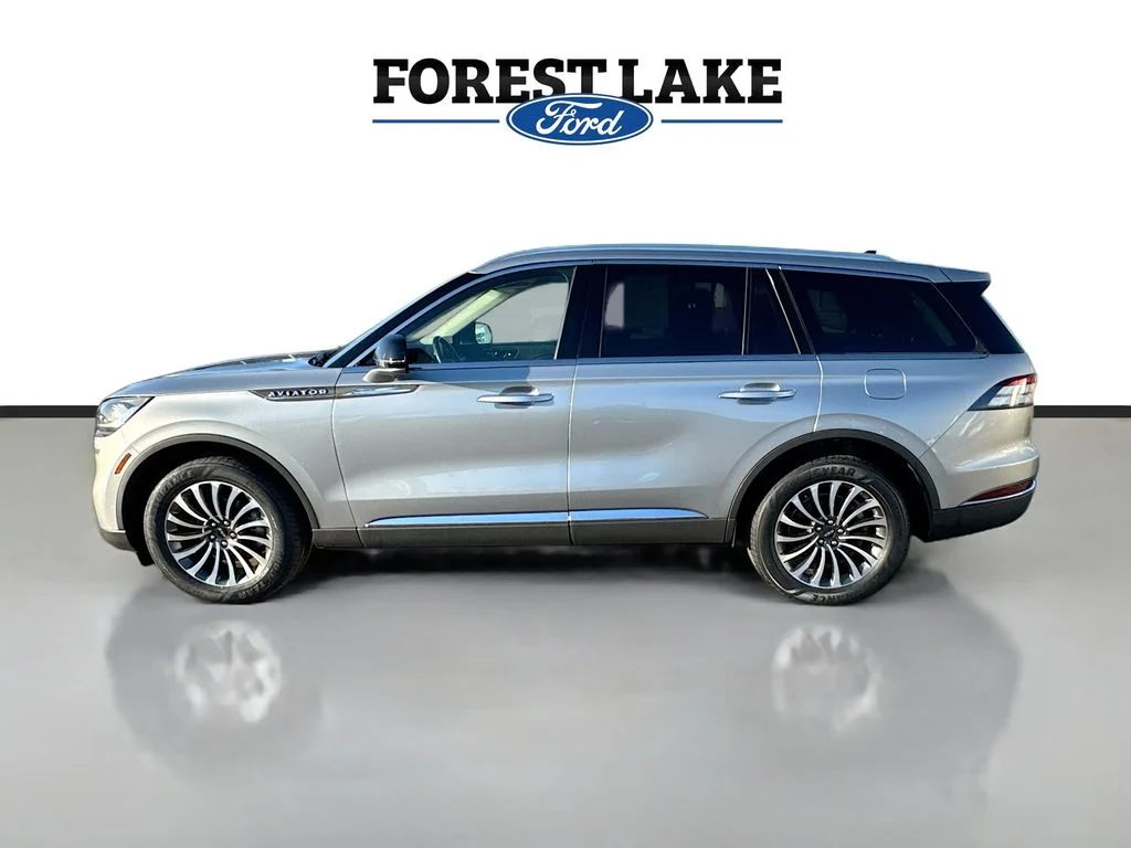 Used 2023 Silver Radiance Metallic Lincoln Standard image 4