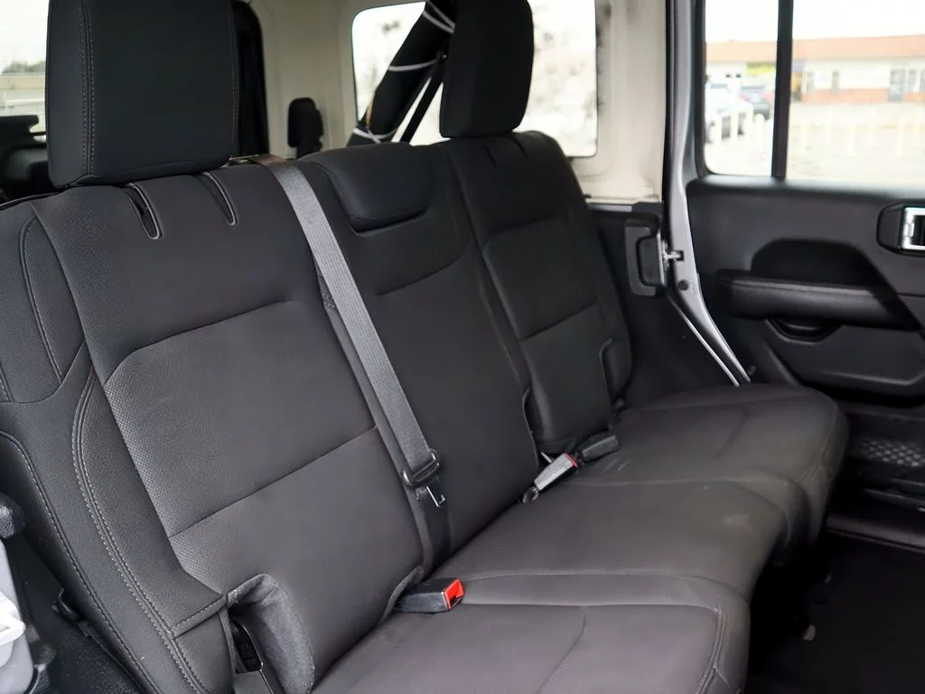 2020 Jeep Wrangler Unlimited Sahara - Photo 24