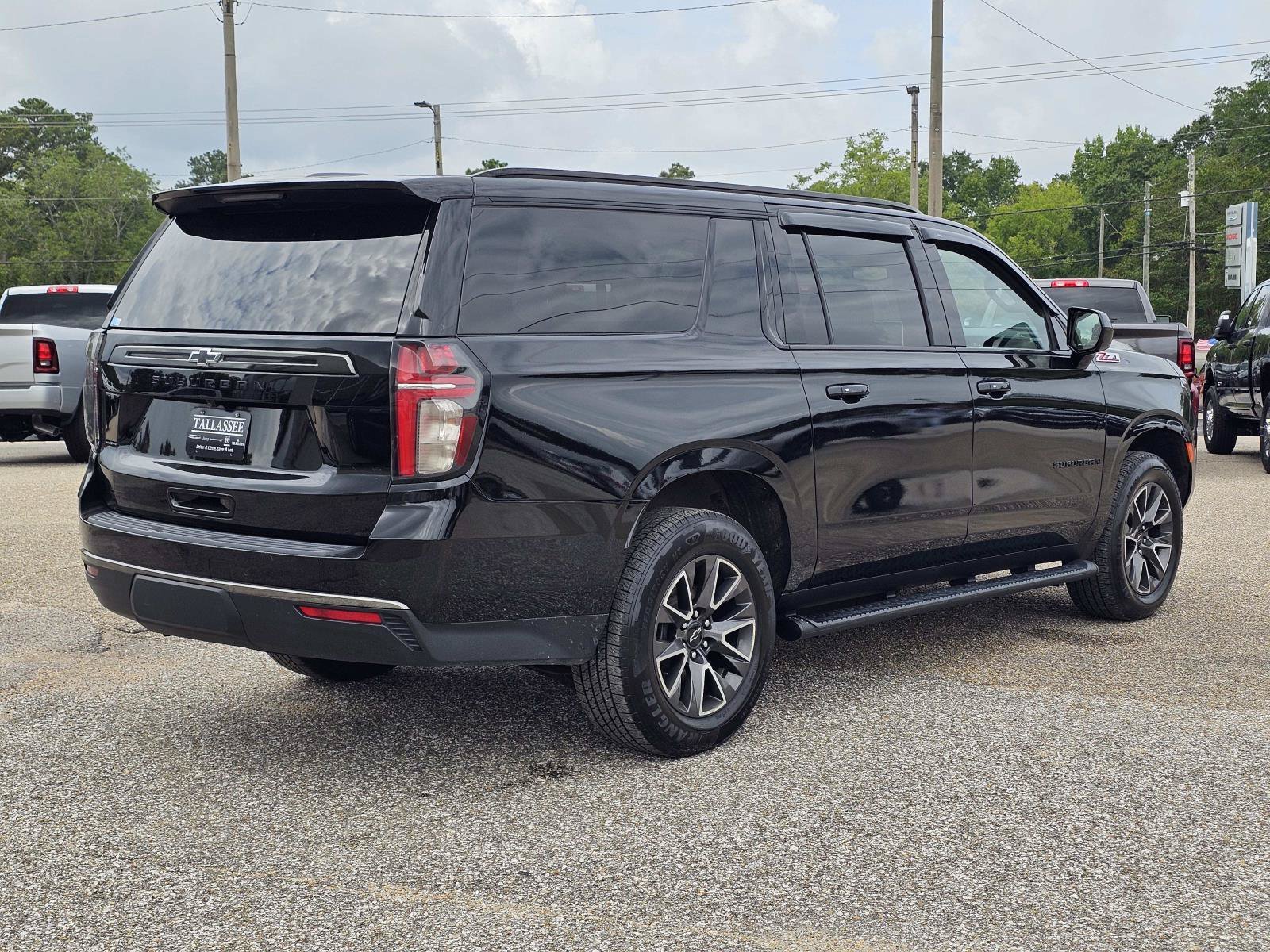 Used 2022 Black Chevrolet Z71 image 8