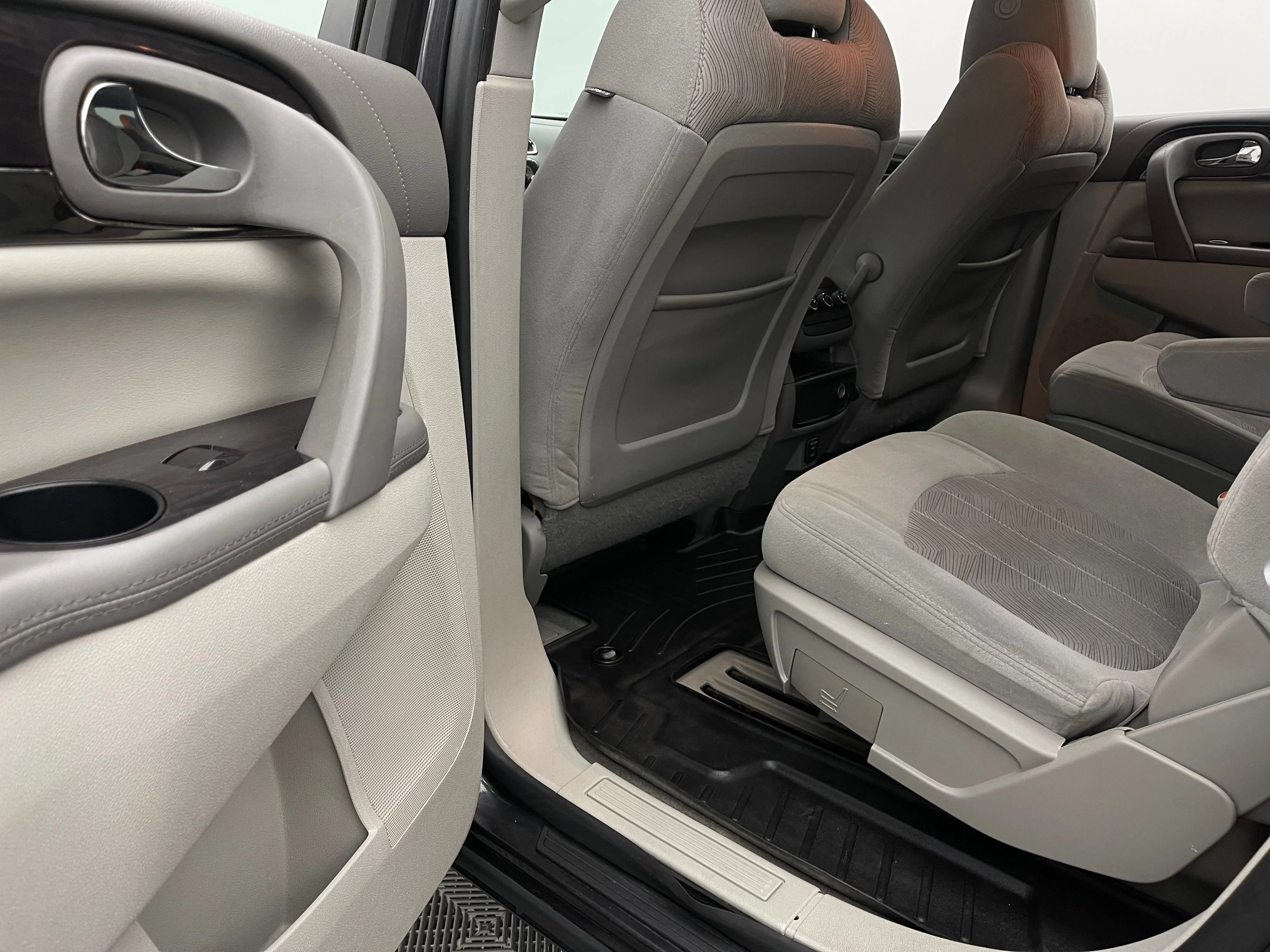 Used 2015 IRIDIUM METALLIC Buick Convenience image 38