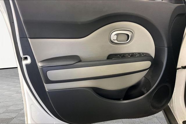 Used 2015 White Kia Plus image 10