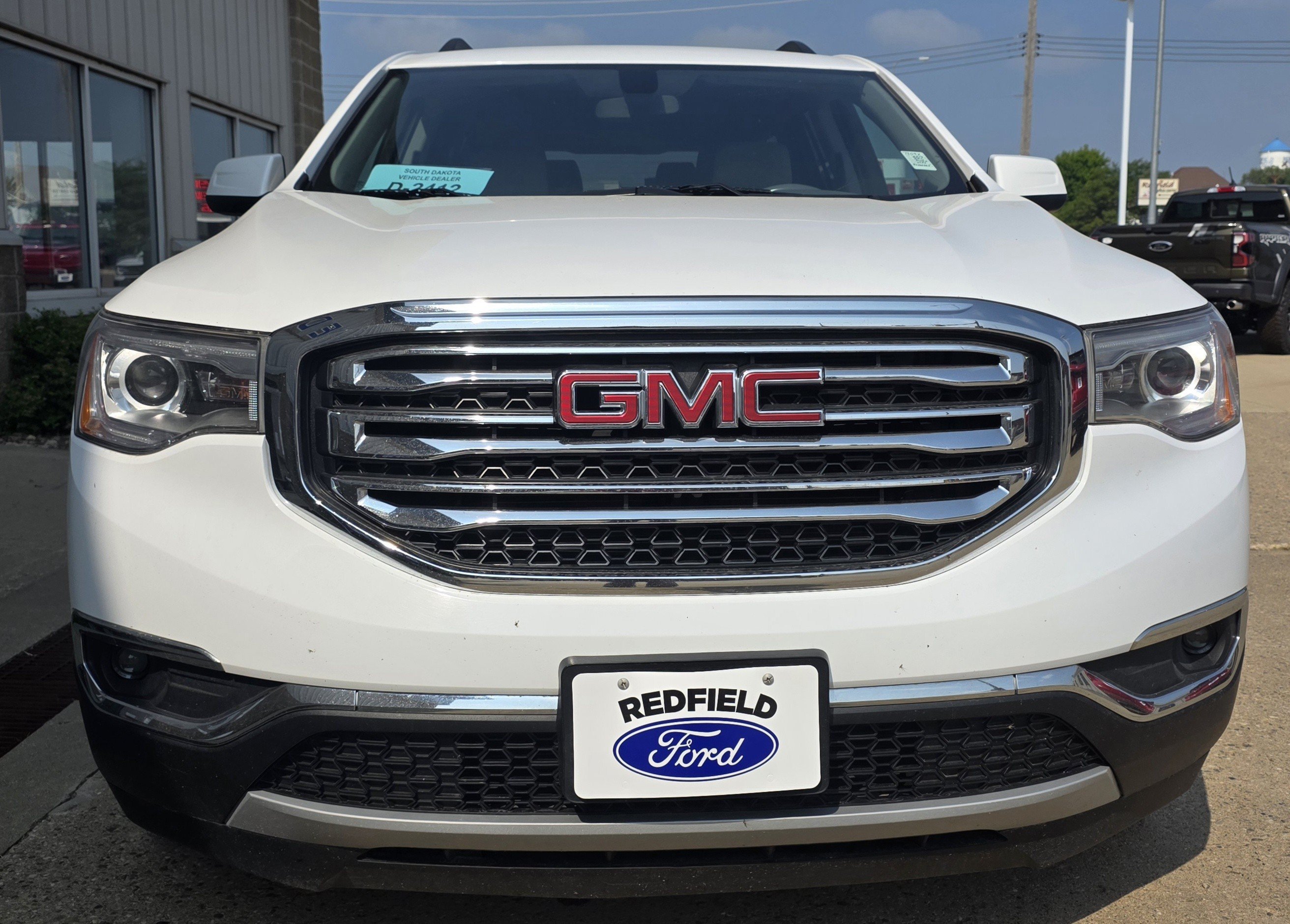 Used 2019 Summit White GMC SLE image 2