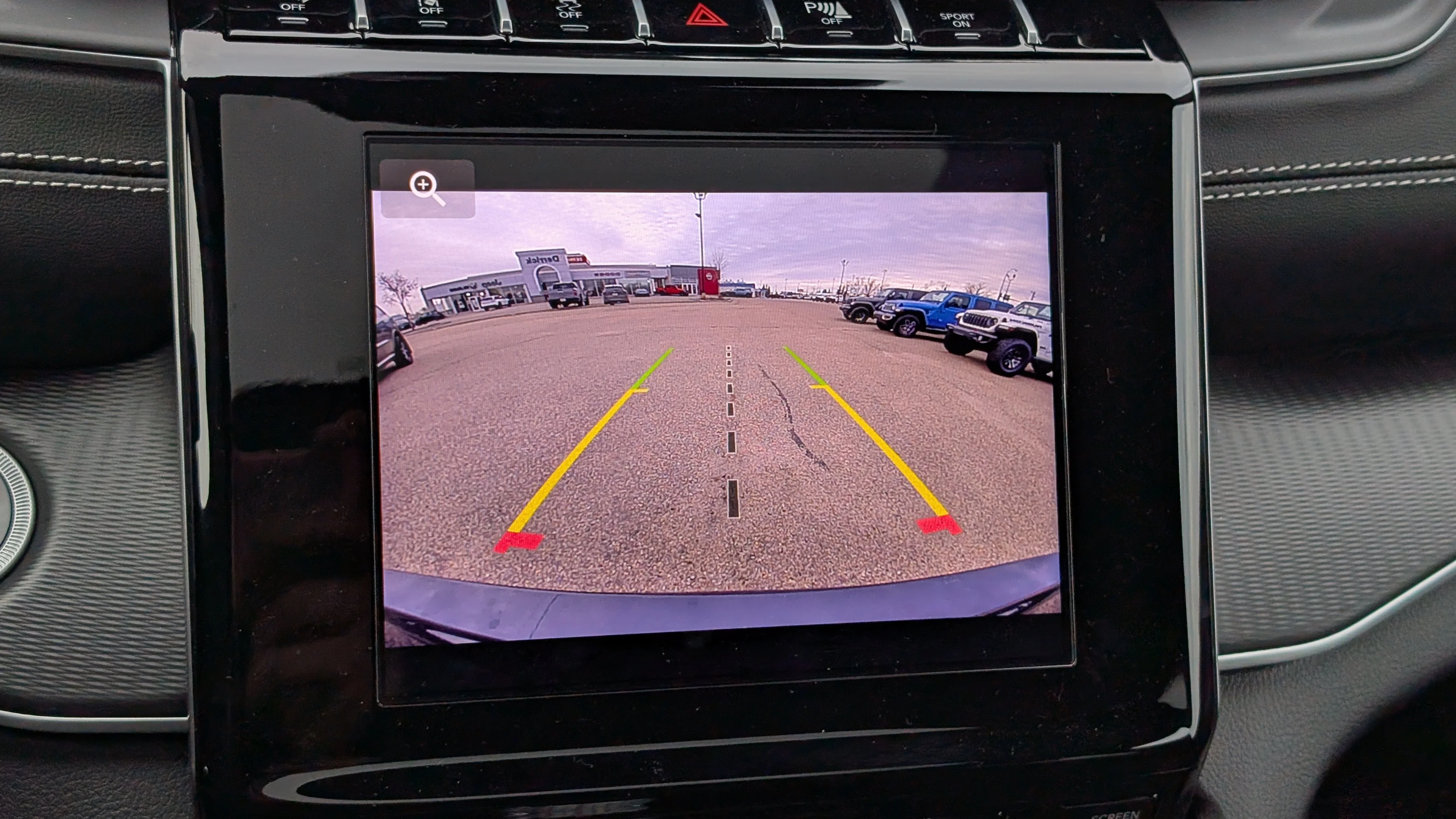 New 2025 Diamond Black Crystal Pearl Jeep Altitude image 29