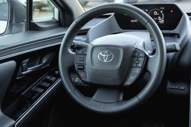 Certified Used 2023 WIND CHILL PEARL* Toyota  image 26