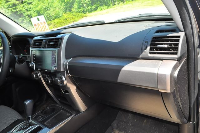 Used 2024  Toyota SR5 image 20