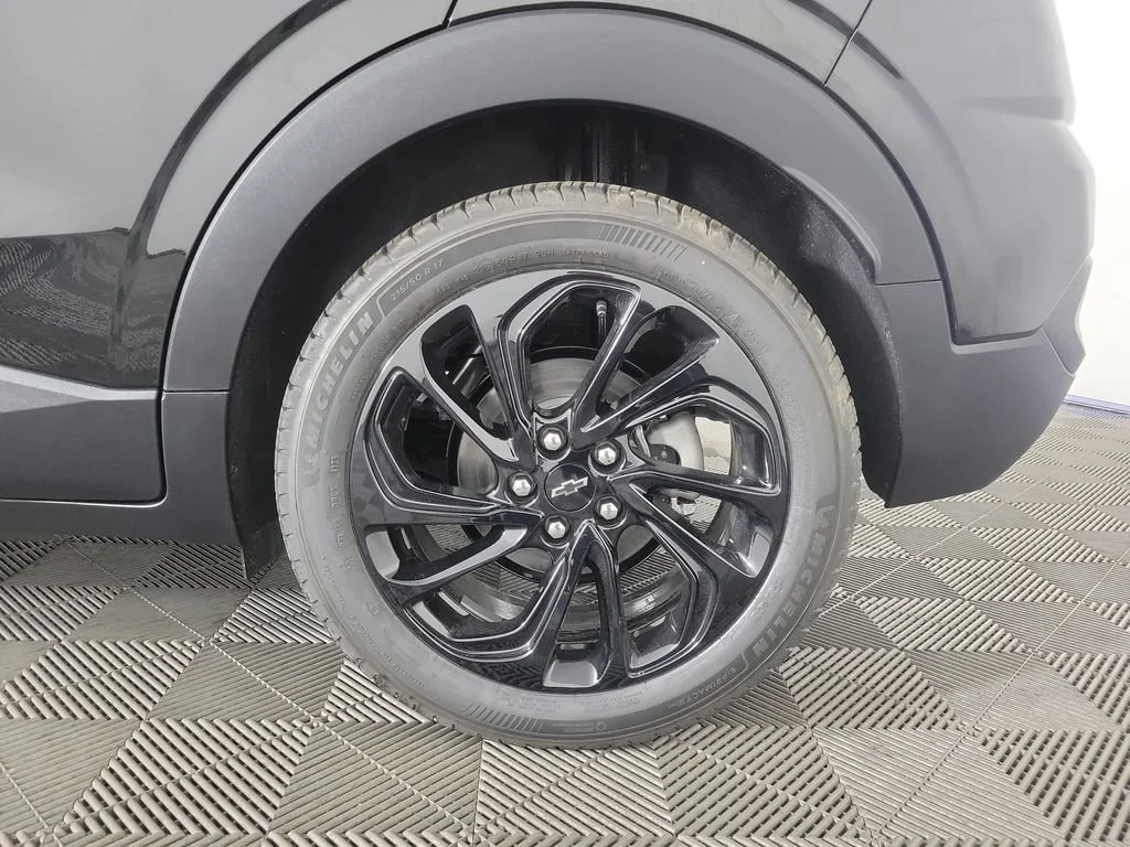2027 Chevrolet Bolt RS - Photo 30