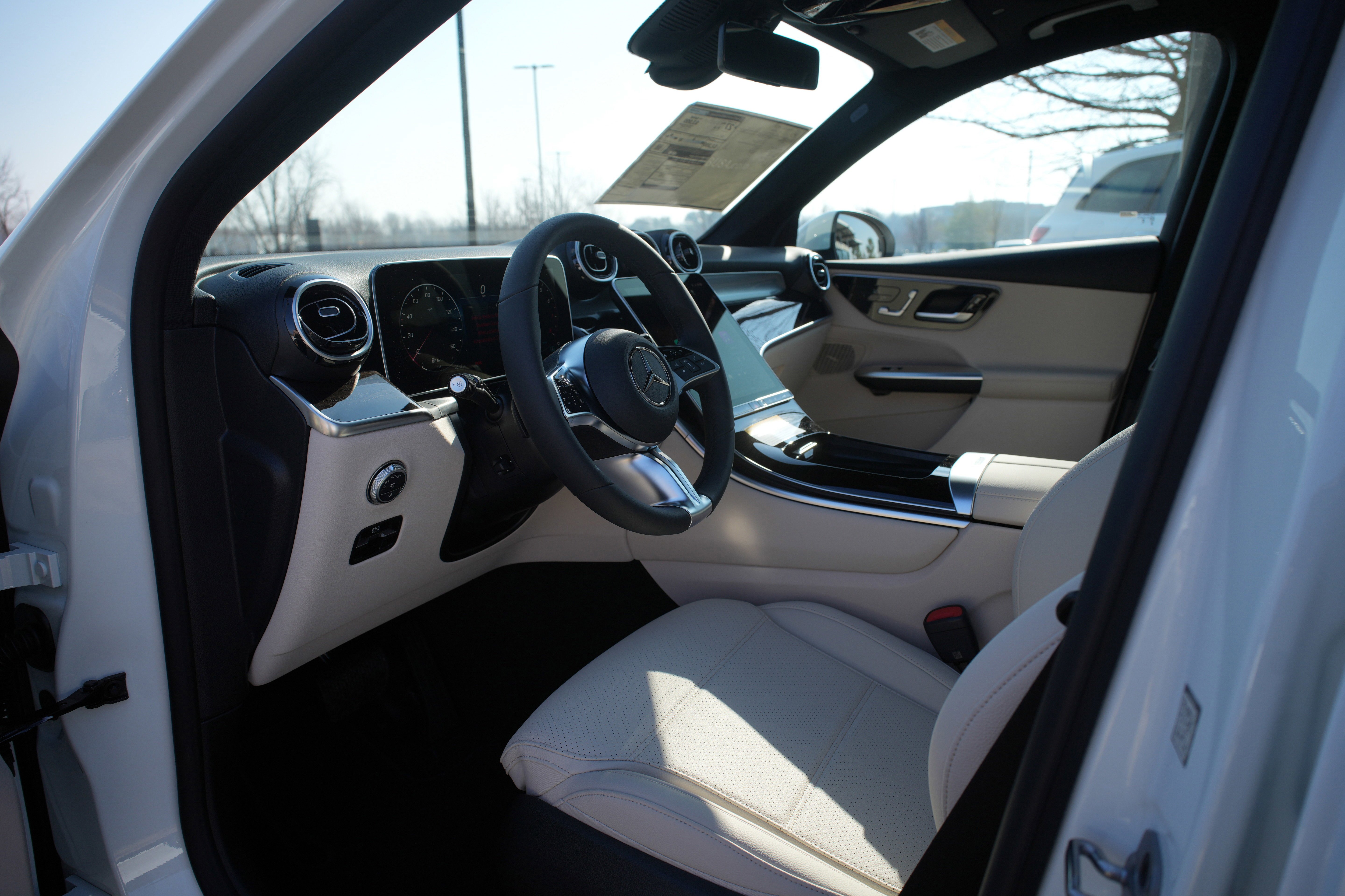 New 2026 POLAR WHITE Mercedes-Benz GLC 300 image 14