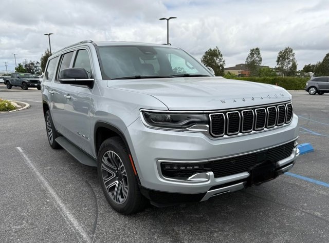 2024 Jeep Wagoneer L's photo