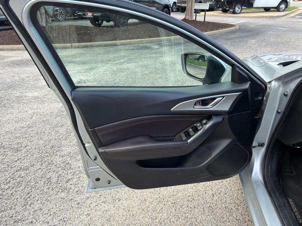 Used 2018 Silver Mazda Touring image 12