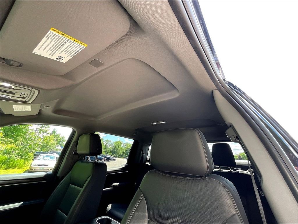 Used 2022 Silver GMC SLT image 5