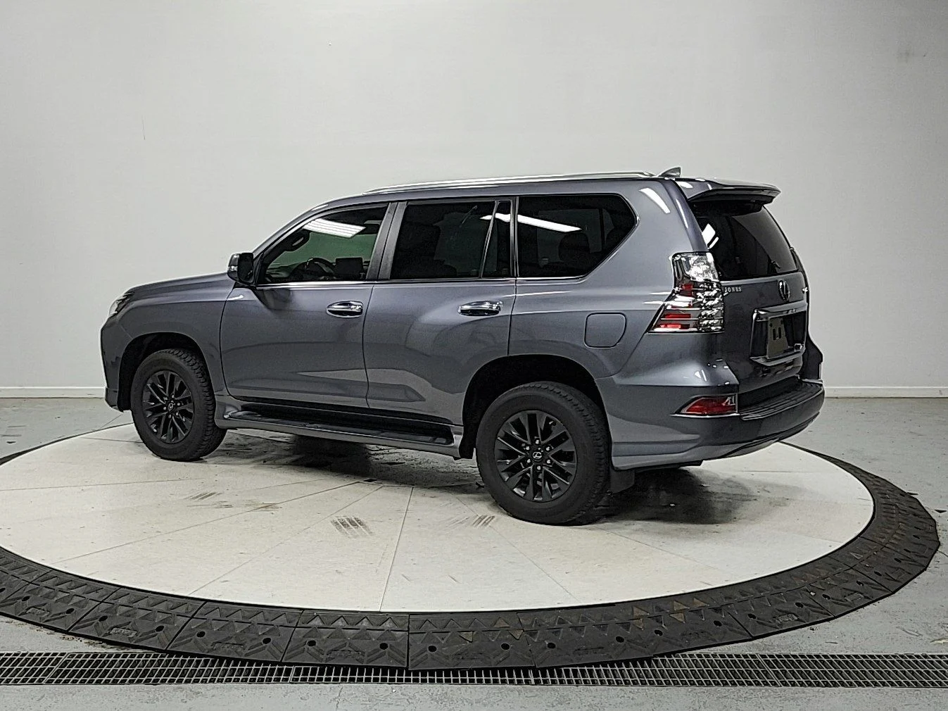 Used 2023 Nebula Gray Pearl Lexus 460 image 5