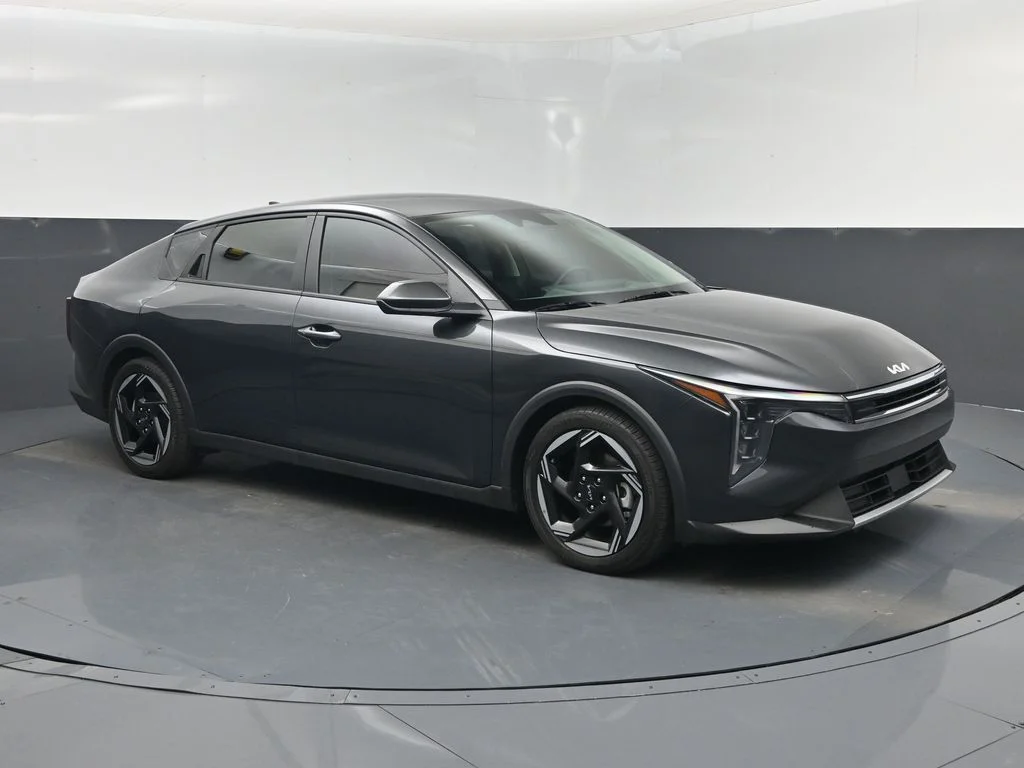 2025 Kia K4 EX AT's photo
