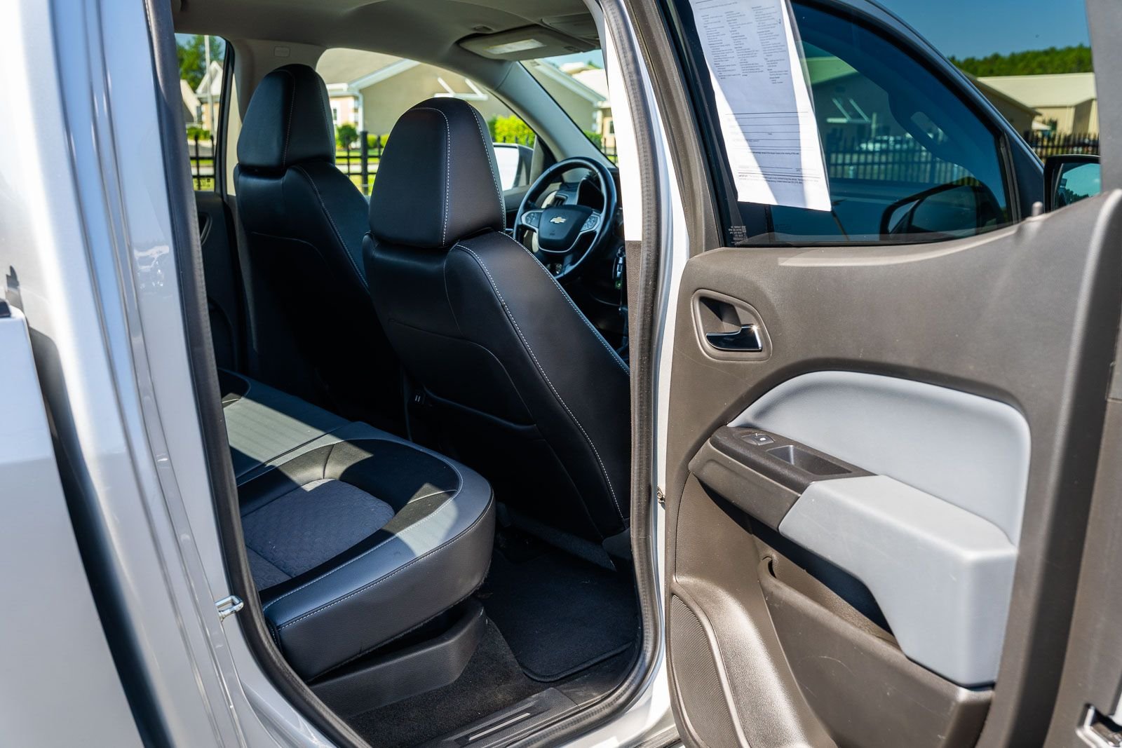 Used 2015 Silver Chevrolet Z71 image 13