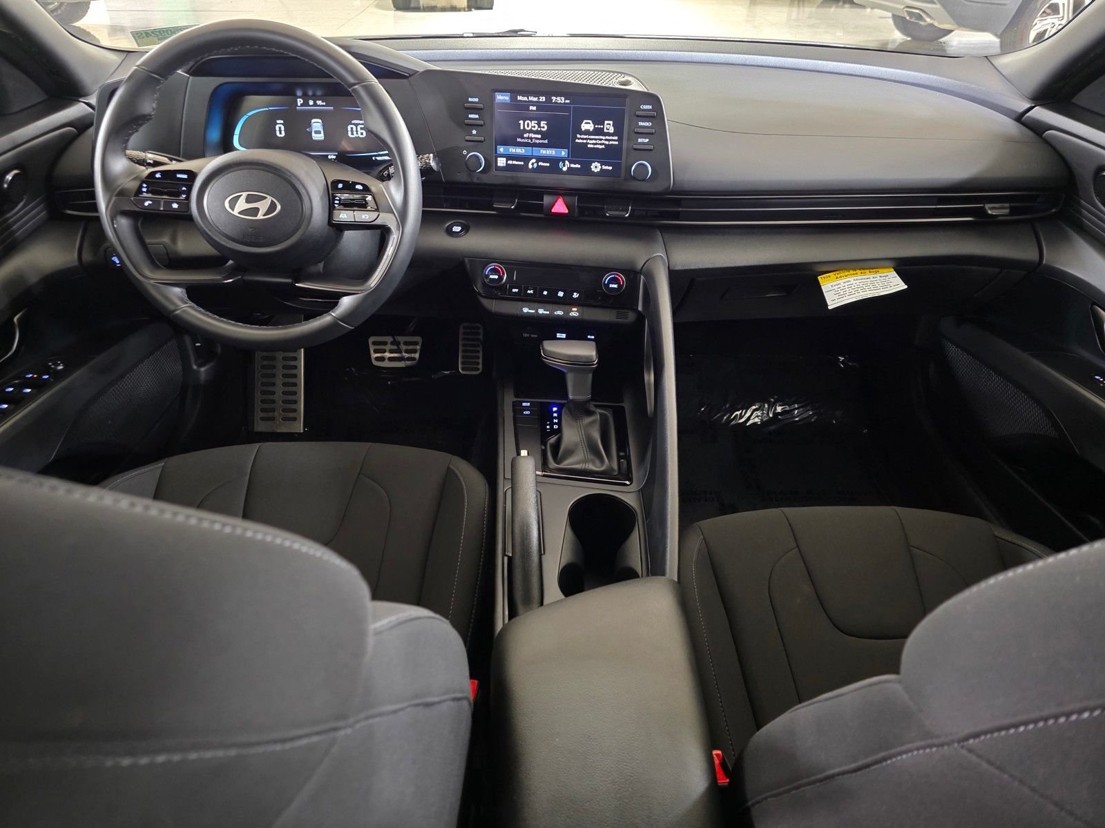 Certified Used 2025 Fluid Metal Hyundai SEL Sport image 17